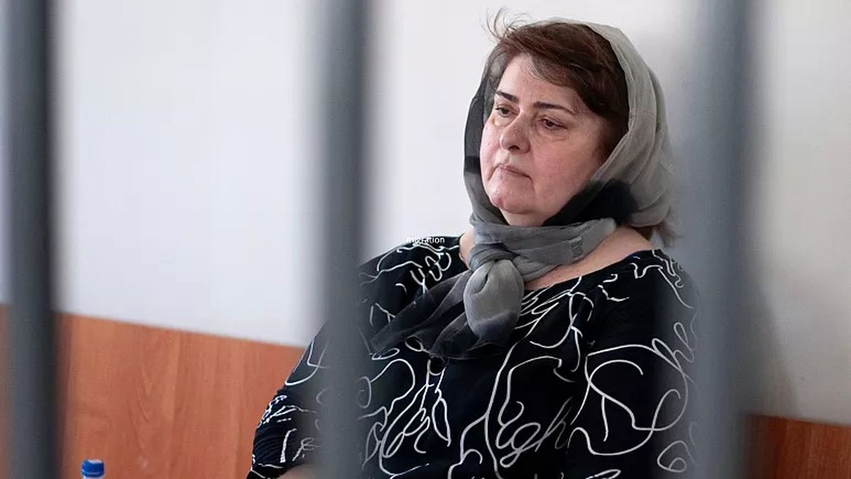 حمله مردان نقابدار به یک روزنامهنگارِ منتقد رهبر چچن/ عکس