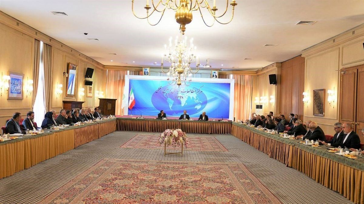 ایران آماده است تا با حفظ خطوط قرمز بر مبنای سند سپتامبر مذاکره کند