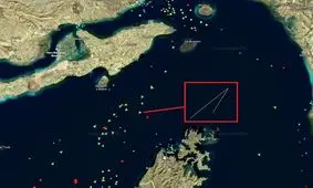 تداوم توقف عبور کشتی‌ها از تنگه هرمز/۱۲ کشتی نرسیده به تنگه دور زدند