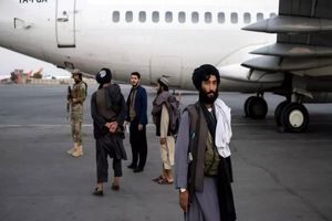 رونمایی اولین هواپیمای مسافربری طالبان/ ویدئو