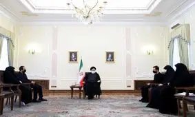 رئیسی: دشمنان می‌خواهند با ابزارهای رسانه‌ای جای جلاد و شهید را عوض کنند

