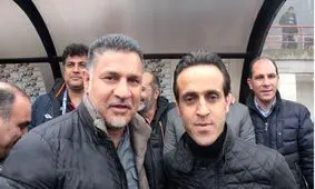 علی دایی، علی کریمی را آنفالو کرد/ عکس

