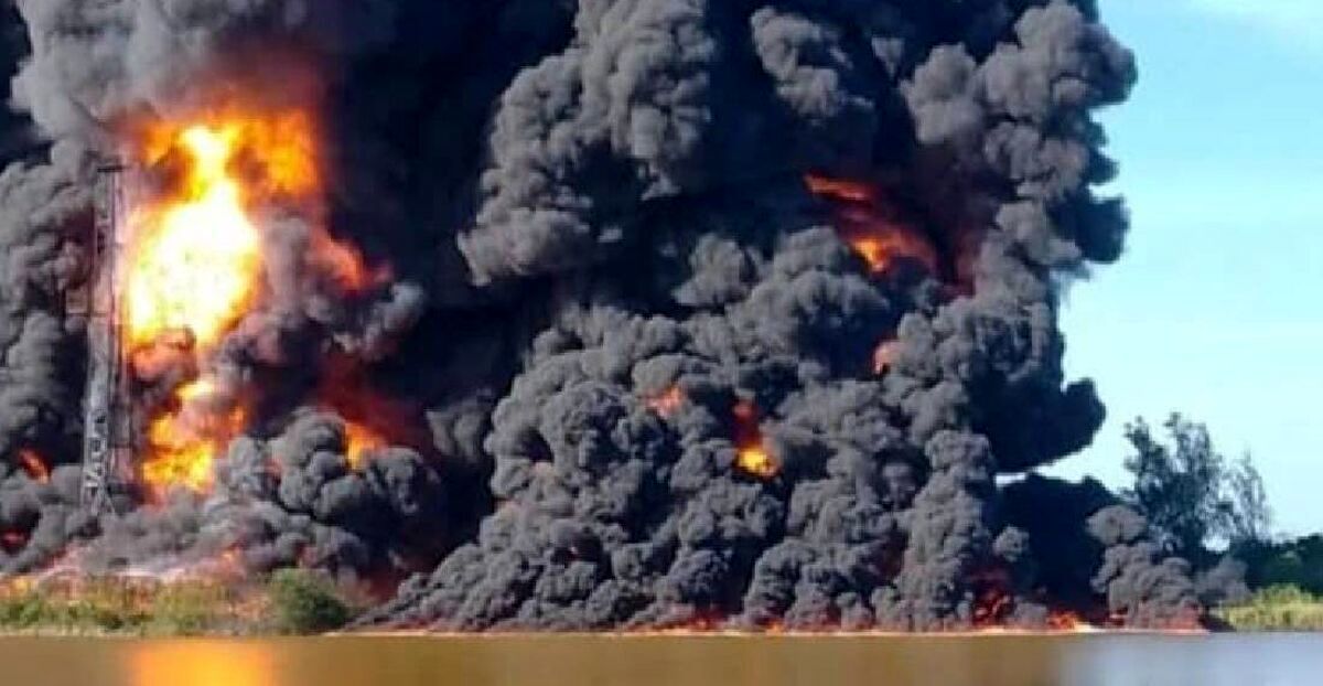 انفجار سهمگین قطار در مکزیک/ ستون دود و آتش سر به فلک گذاشت/ ویدئو