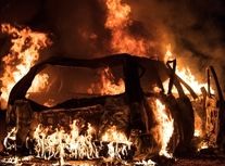 آتش‌سوزی در مادرید ۳۰ دستگاه خودرو را طعمه حریق کرد