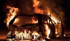 آتش‌سوزی در مادرید ۳۰ دستگاه خودرو را طعمه حریق کرد