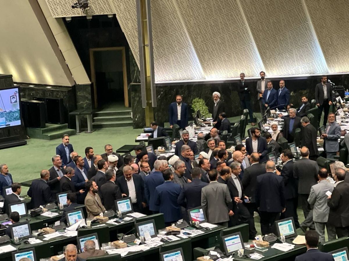 نایب رئیس مجلس: مجلس یکشنبه نامه نمایندگان درباره ساخت سلاح هسته‌ای را بررسی می‌کند/ ویدئو