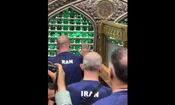 سرمربی ایتالیایی تیم ملی والیبال در کنار ضریح امام رضا (ع)/ ویدئو 