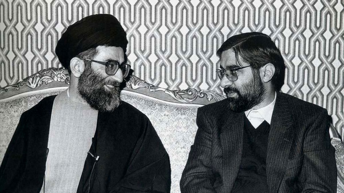 از ترور حجت الاسلام خامنه ای تا انتخاب میرحسین موسوی به سمت وزیر خارجه