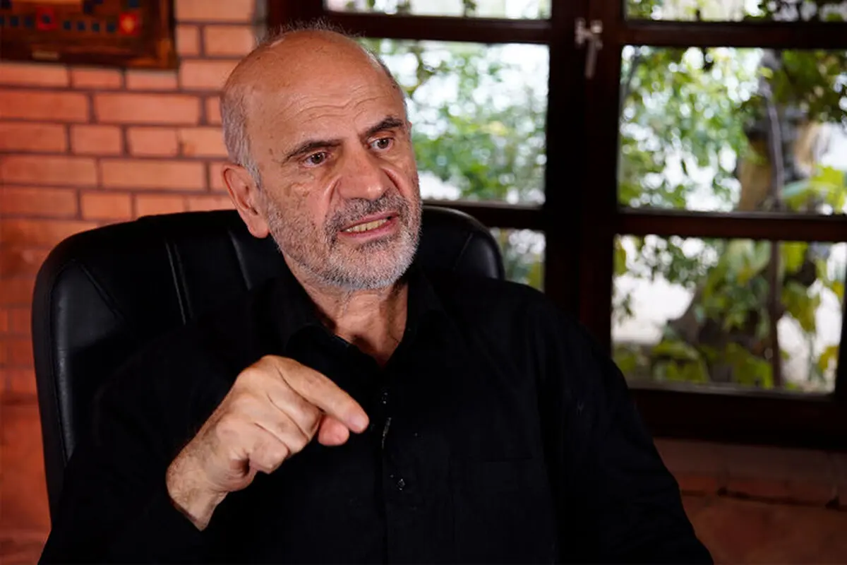 فرشاد مومنی: ۴۰ تا ۶۰ درصد سود بانک‌ها از طریق بازی با نرخ ارز است 