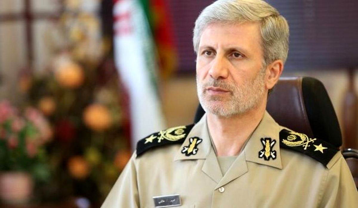 دشمن تلاش دارد القاء کند که مشکلات، تحریمها و حتی جنگ ۸ ساله، در نتیجه وجود نظام جمهوری اسلامی است