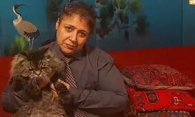 گپ خودمانی مازیار لرستانی با گربه خانگی اش/ ویدئو