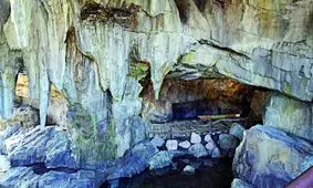 غار اسرارآمیزی که نفرین شده است