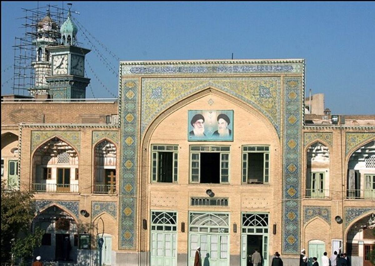 برخی، موسس حوزه علمیه قم را معتقد به جدایی دین از سیاست می دانند/ روزنامه جمهوری اسلامی انتقاد کرد