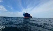 یک فروند کشتی نفتکش حامل ۶ میلیون لیتر گازوئیل قاچاق در سواحل دریای عمان توقیف شد/ این کشتی ۱۸ خدمه از اتباع کشور‌های هند، سریلانکا و بنگلادش دارد