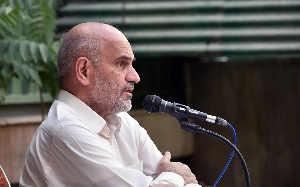 فارغ‌التحصیلان دانشگاه‌ها را مجانی تقدیم کشورهایی می‌کنید که به آنها استکبار جهانی می‌گویید