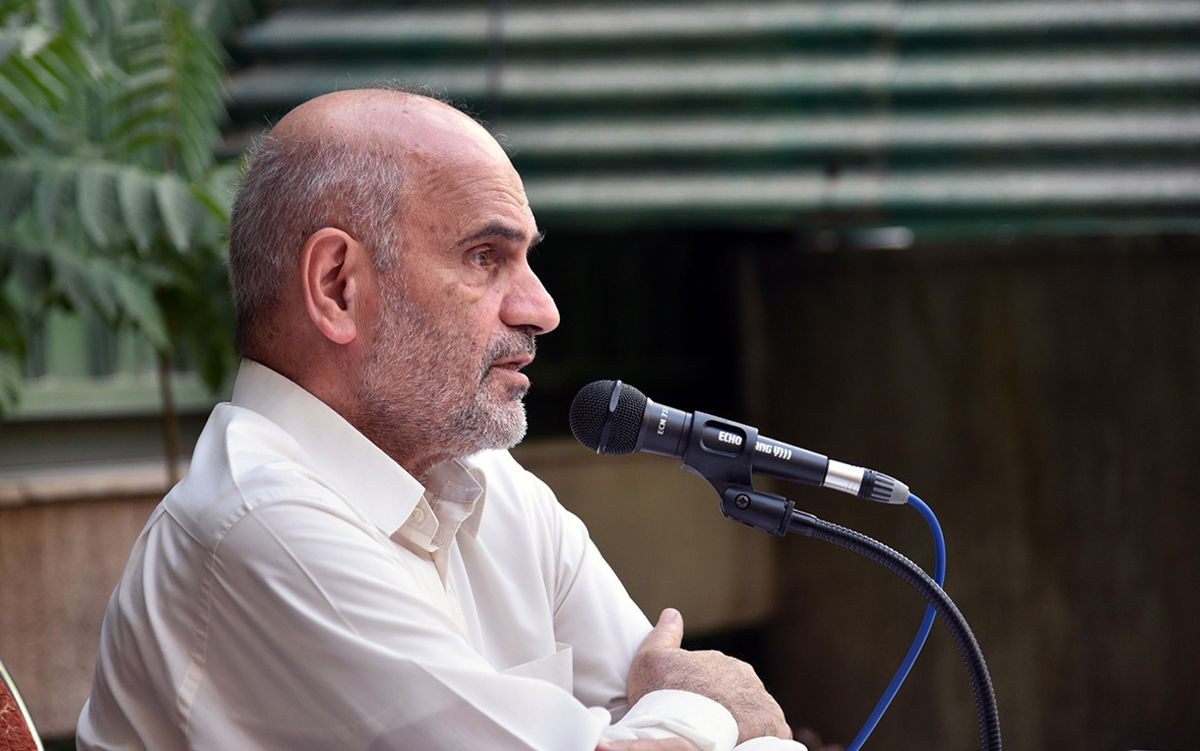 فارغالتحصیلان دانشگاهها را مجانی تقدیم کشورهایی میکنید که به آنها استکبار جهانی میگویید