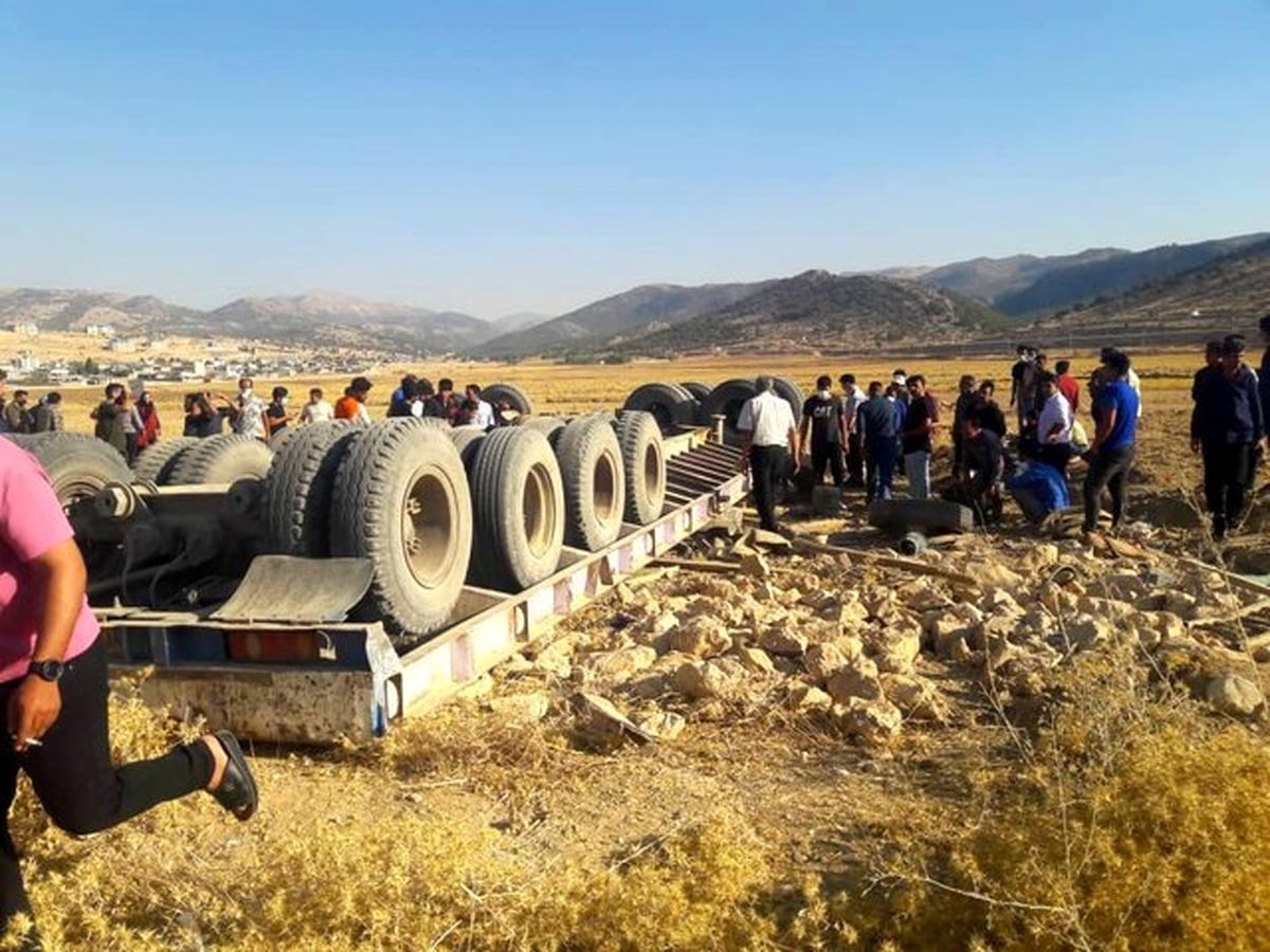 واژگونی تریلر در محدوده پلیس راه "یاسوج - شیراز"
