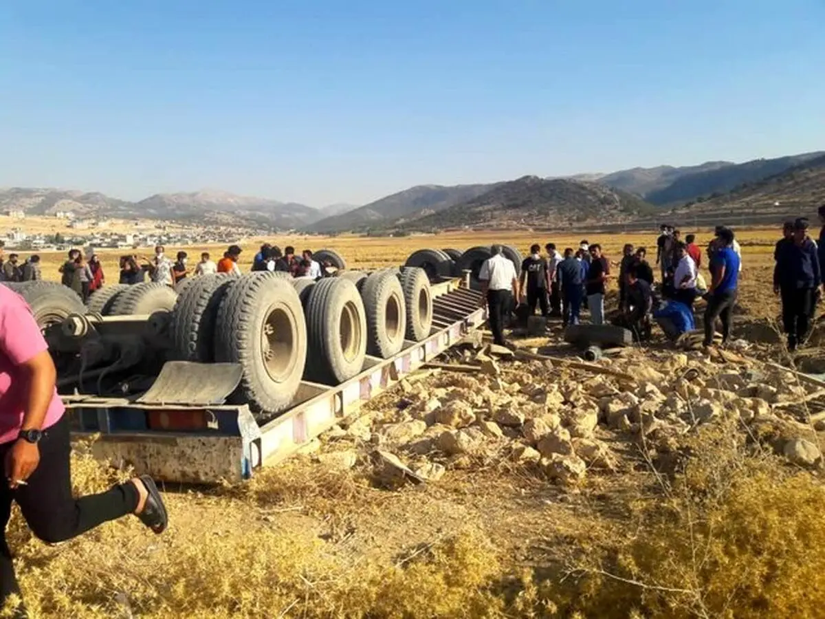 واژگونی تریلر در محدوده پلیس راه "یاسوج - شیراز"
