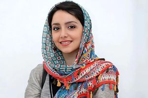 سلفی نازنین بیاتی و خانم بازیگر در حافظیه شیراز