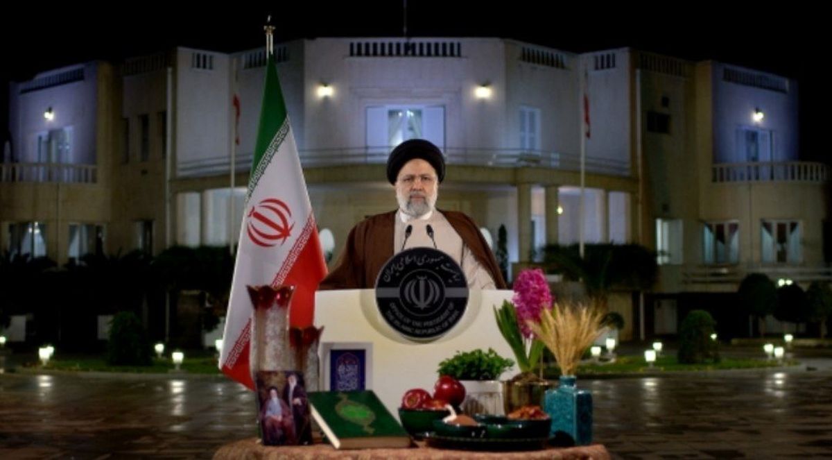 سال۱۴۰۱ سال قدرت مردم و قهرمانی ملت ایران و درخشش در میدانهای سرنوشتساز بود/ برنامه اصلی دولت در سال جدید کنترل تورم همراه با رشد پایدار اقتصادی است