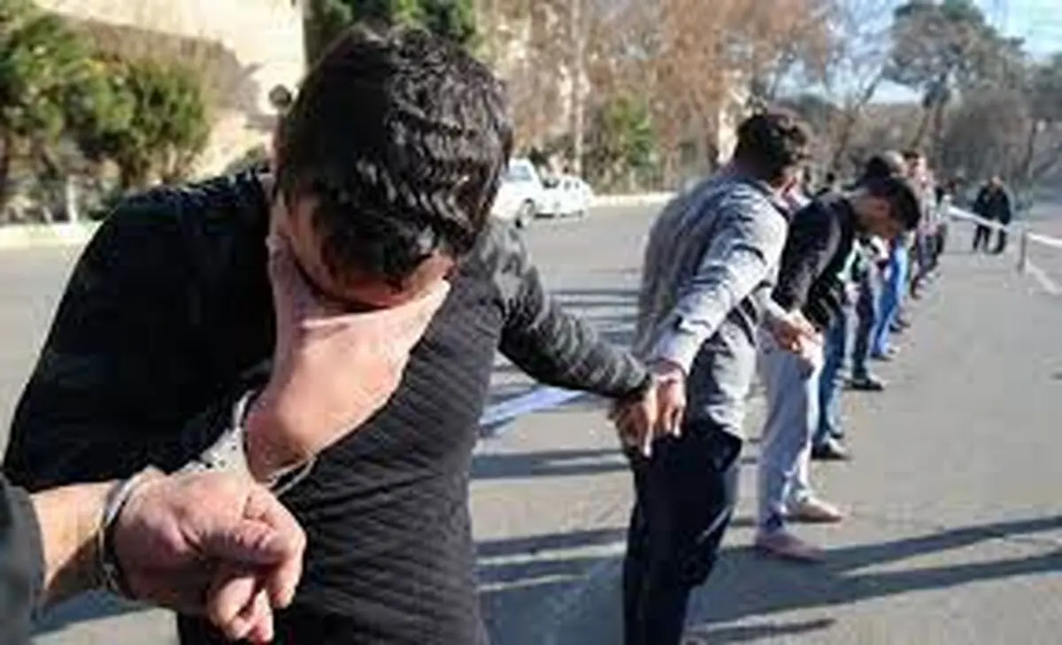 سارقان، زیر گیوتین امنیت
