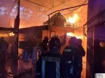 آتش به جان انبار چوبی در مشهد افتاد/ ویدئو