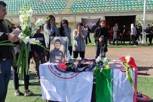 بمی‌ها پیکر فوتبالیست تیم خاتون را بدرقه کردند/ ملیکا محمدی در آمریکا دفن می‌شود

