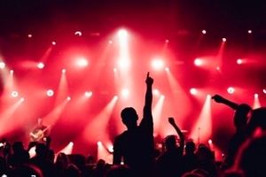 چرا «رَپ» در سینما و تلویزیون هست ولی مجوز نمی‌گیرد؟