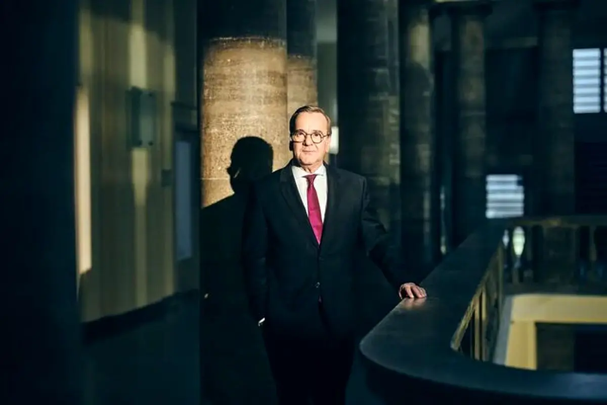 وزیر دفاع آلمان: پوتین می‌خواهد ناتو را از داخل منهدم کند