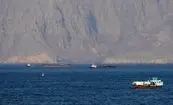 کشتی ها از تنگه هرمز فرار کردند