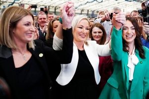 زلزله سیاسی در ایرلند شمالی با پیروزی تاریخی حزب شین‌فین در انتخابات پارلمانی