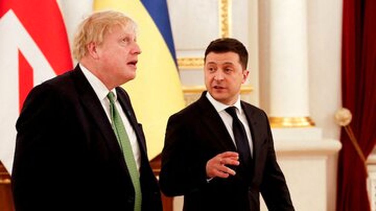 زلنسکی: روسیه پیش از مذاکرات آتش بس باید بمباران را متوقف کند/ جانسون:انگلیس در اوکراین نمی‌جنگد
