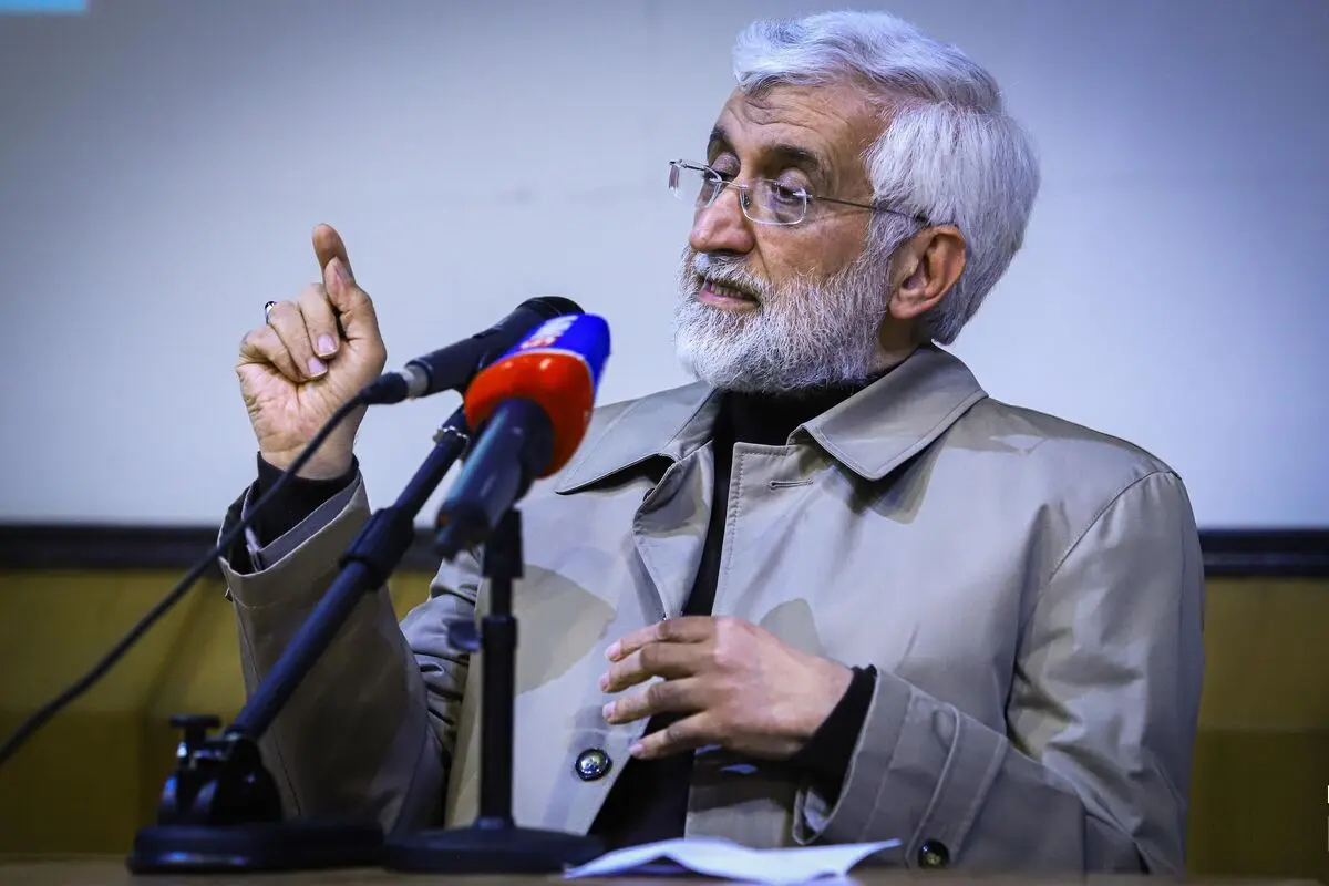  دولت در سایه بدان سان که جلیلی دنبال می‌کند پدیدۀ مرموزی است/ او باید حزب تشکیل دهد

