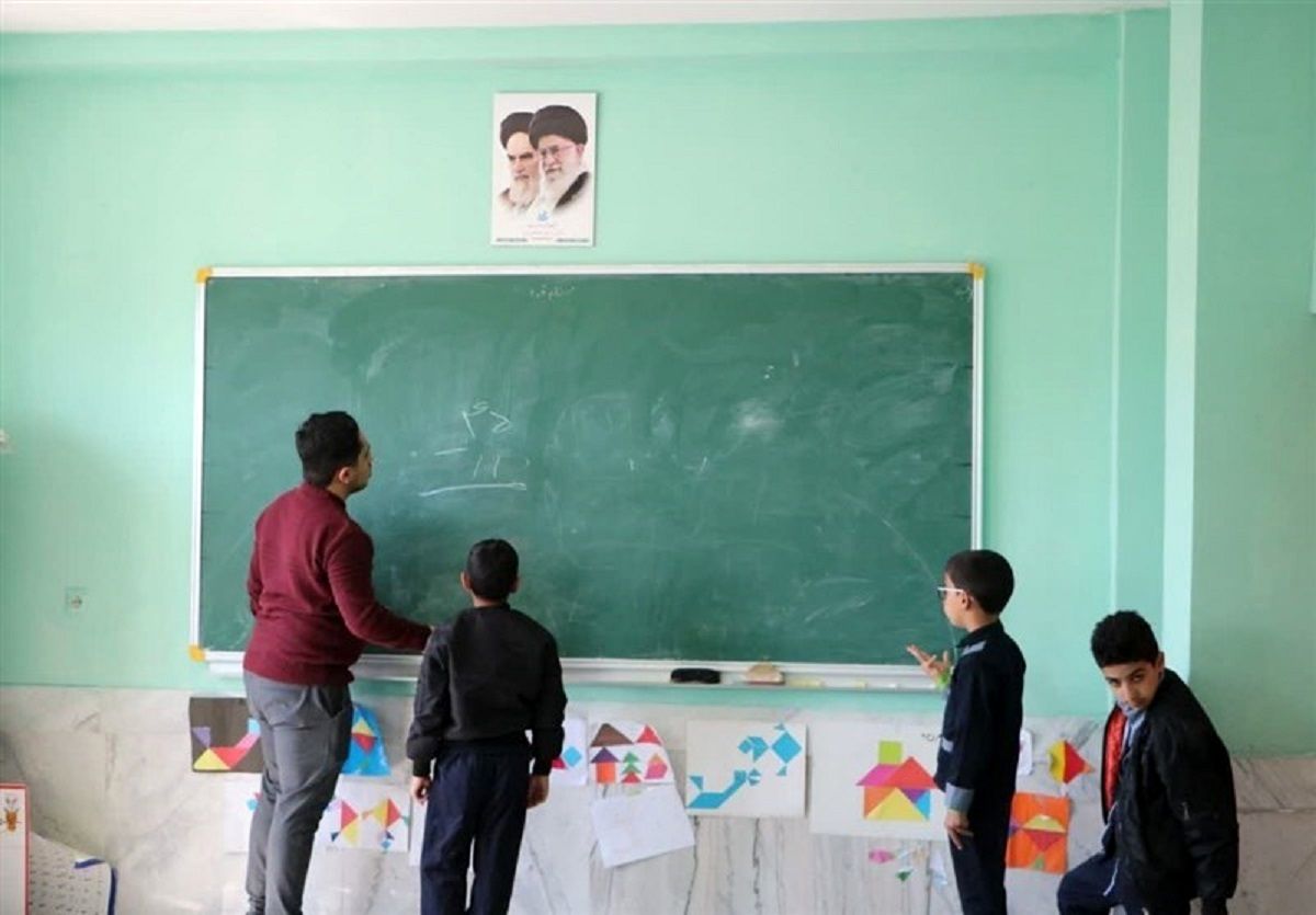 گزینش پذیرفته شدگان آزمون استخدام آموزگار با ۳۰۰۰ نیرو