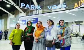 انتقال ۵ زن افغانستانی از پاکستان به پاریس به خاطر «تهدید طالبان»/ ویدئو

