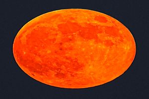 اولین عکس از ماه خونین/زمان خواندن نماز آیات