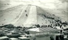 ۳۰ هزار نفر در اطراف تهران اسکی کردند؛ دی ۵۴ 