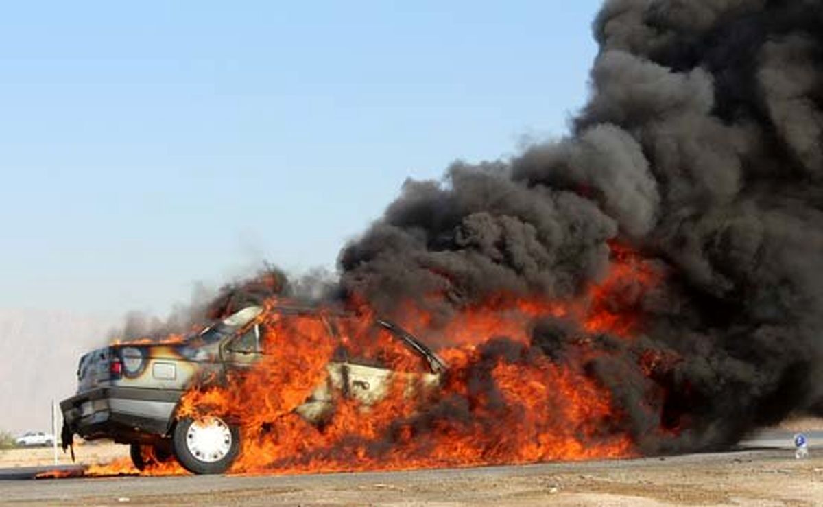 ۲ سرنشین خودروی سواری در آتش سوختند
