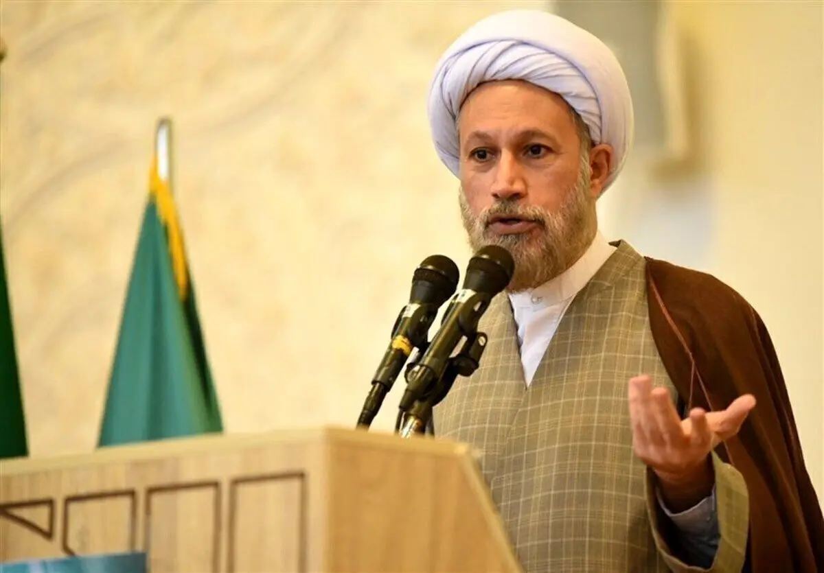 امام جمعه شیراز: در دین ما، پزشک محرم نیست

