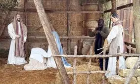 یک فراری در میان مجسمه مسیح پنهان شد