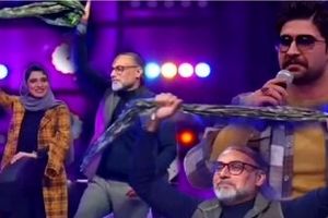 اجرای آهنگ معروف گل بهاری از علیرضا افتخاری در برنامه صداتو/ ویدئو