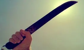 حمله خونین 2 اوباش قداره کش به مغازه مرد تهرانی در میدان امام حسین (ع) /ویدئو