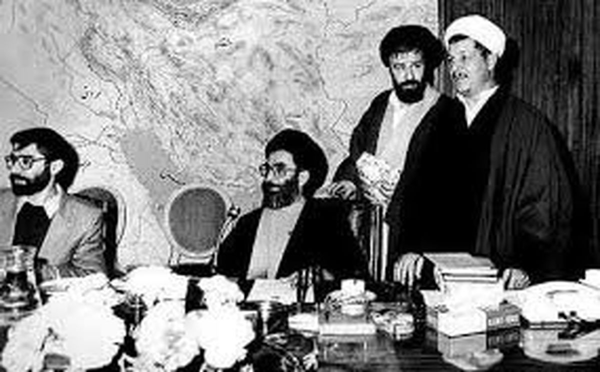 واکنش سیداحمد خمینی به انتخاب آیتالله خامنهای در خبرگان/جزئیاتی از جلسه پذیرش قطعنامه ۵۹۸