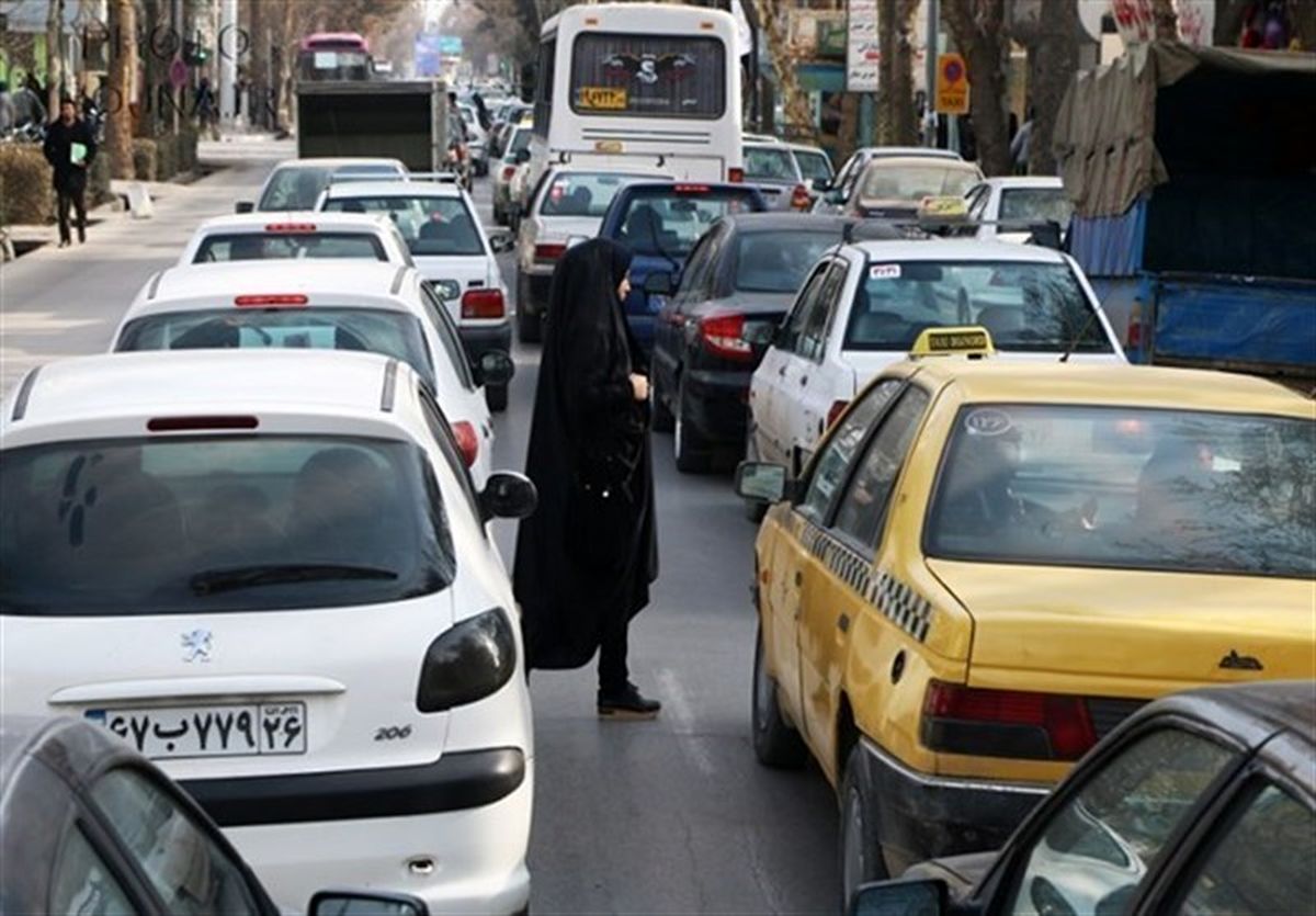 نبود پارکینگ مشکل اصلی ترافیک هسته مرکزی شهر زنجان است