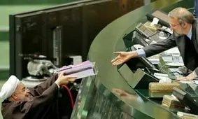 فرصتی تازه در اختیار اصولگرایان برای فشار به روحانی / دولت راهی جز تحمل این شرایط سخت را ندارد