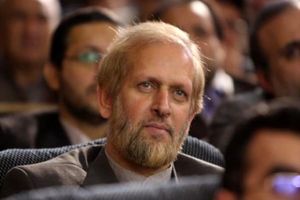 پیشنهاد محمدعلی رامین به دستگاه قضایی/احمدی نژاد را در آسایشگاه روانی بستری کنید