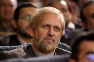 پیشنهاد محمدعلی رامین به دستگاه قضایی/احمدی نژاد را در آسایشگاه روانی بستری کنید