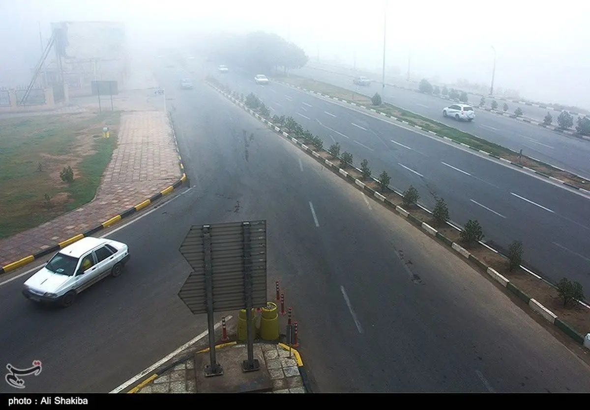 مه غلیظ در جنوب آذربایجان‌غربی دید افقی را به ۱۰۰ متر رساند