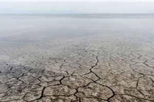 دریاچه ارومیه به حال خود رها شده است/ عدم اختصاص بودجه برای احیای دریاچه ارومیه
