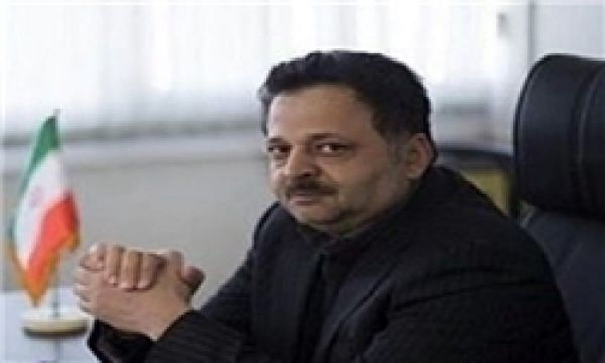 خروج ۱۶۰ قلم دارو از لیست بیمهها باید بررسی شود